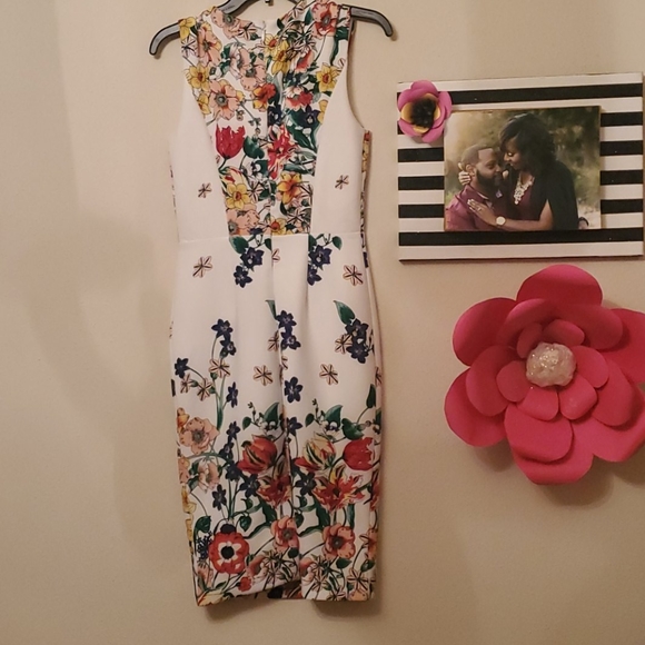 DRESS - Picture 2 of 4